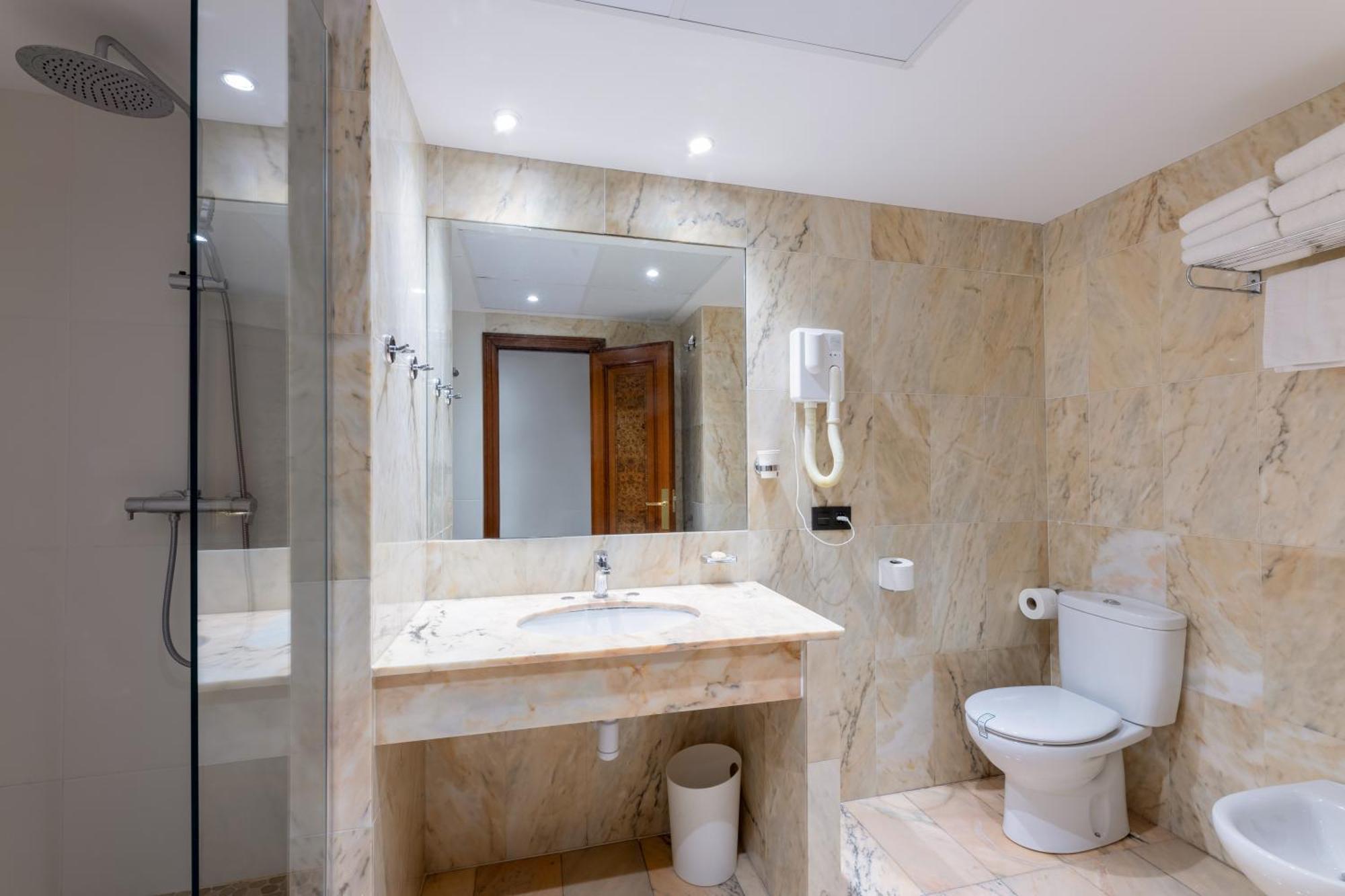 Hotel Casanova Fraga Room photo