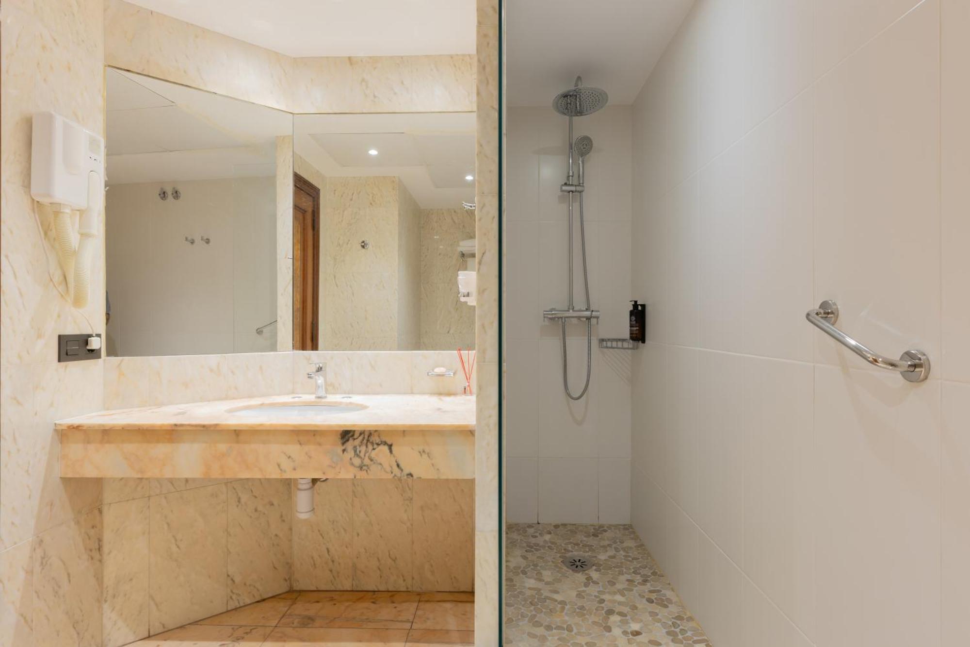 Hotel Casanova Fraga Room photo